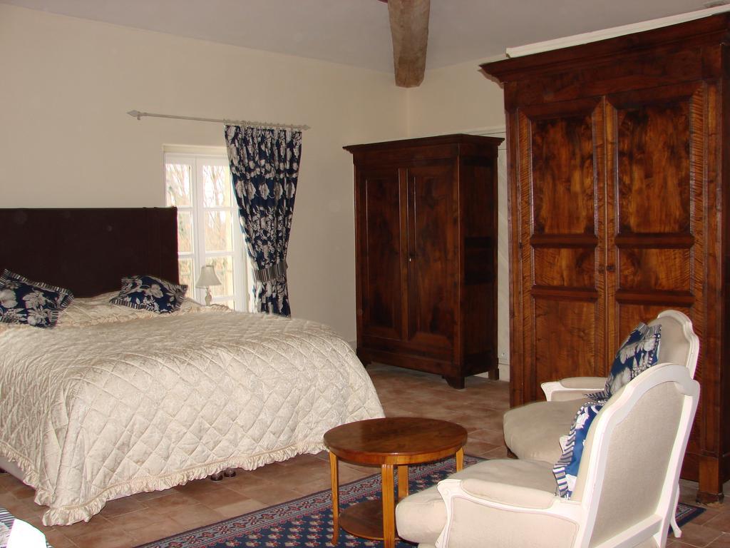 Azille B&B Tour De Saint Anne الغرفة الصورة