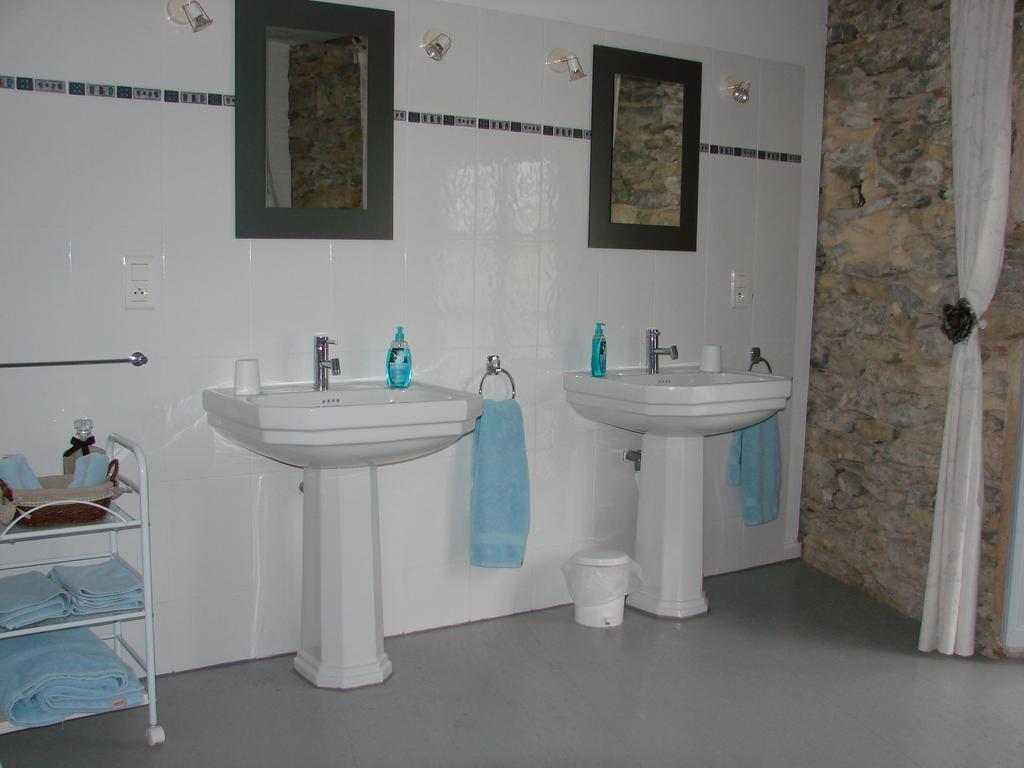 Azille B&B Tour De Saint Anne الغرفة الصورة